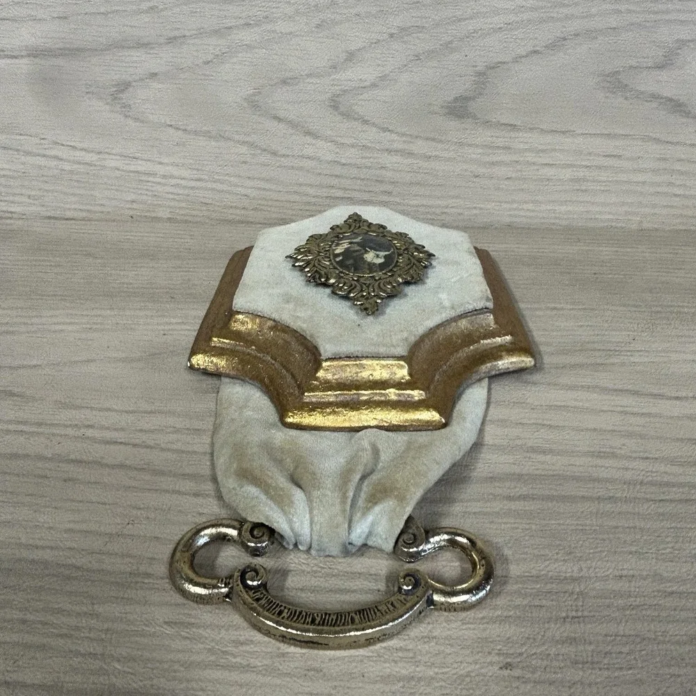 cameo woman child